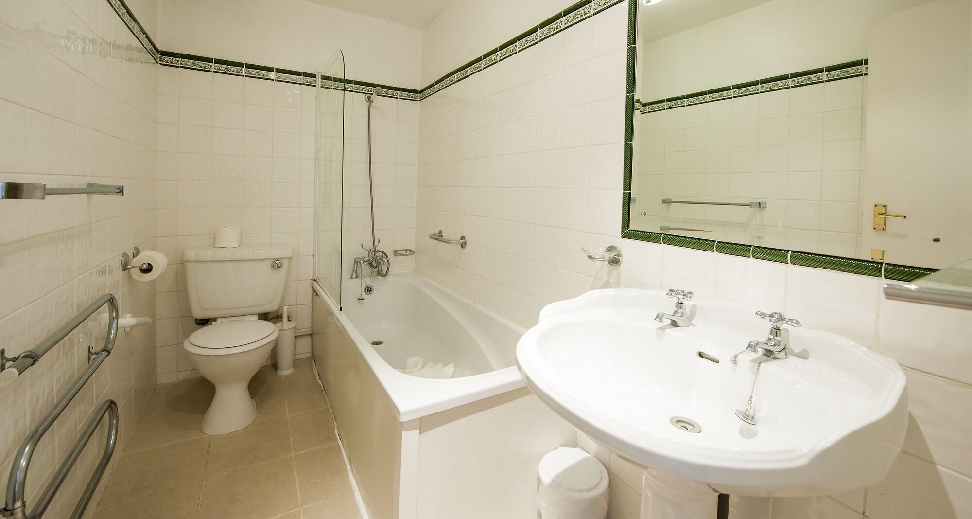 Albany Lions Hotel Истбурн Экстерьер фото