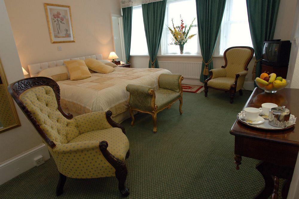 Albany Lions Hotel Истбурн Номер фото
